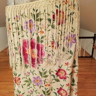 Vtg 1930's silk hand embroidered Japanese Piano shawl/Pareo long fringes