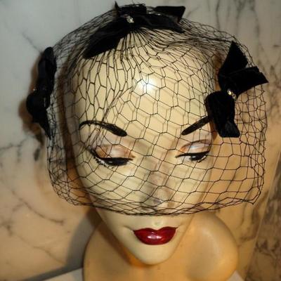 Vtg I.Offell 1940's Chapeau net cover velour rhinestone bows