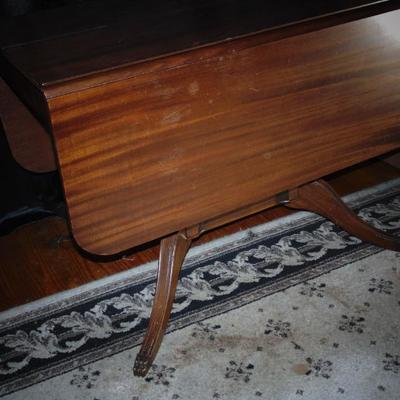 Duncan  Phyfe Style Drop-Leaf Table