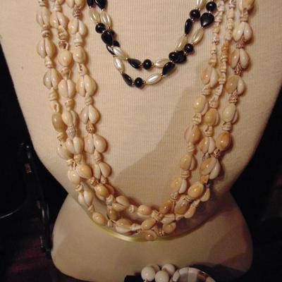 Jewelry Lot Shell Necklaces 