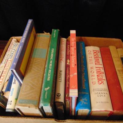 Book LOt Best Loved Folktales of the world