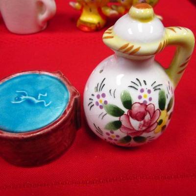 Salt & Pepper Shakers, 33 pcs