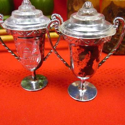 Salt & Pepper Shakers, 33 pcs