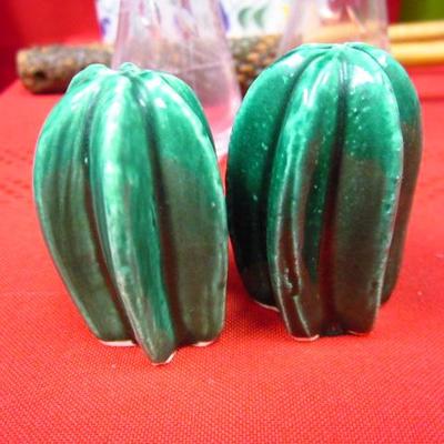 Salt & Pepper Shakers, 33 pcs