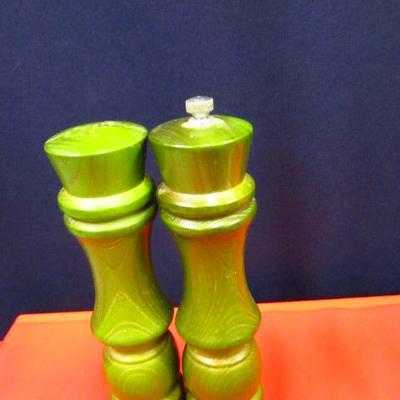 Salt & Pepper Shakers, 33 pcs