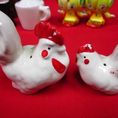 Salt & Pepper Shakers, 33 pcs