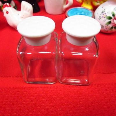Salt & Pepper Shakers, 33 pcs
