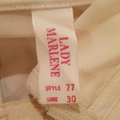 Vtg Lady Marlene lace/nylon Waist garter