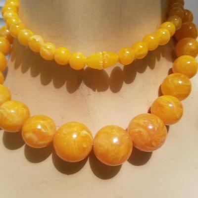 Vtg 1940'silk Celluloid/Bakelite necklace 