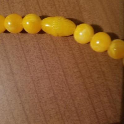 Vtg 1940'silk Celluloid/Bakelite necklace 