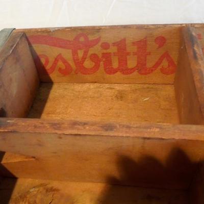 Lot 25 Vintage Wooden Nesbitt Soda 4 Section Crate