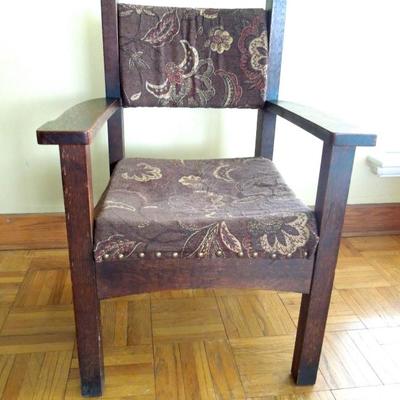 Lot 12 Antique Mission Carpetbag Upholstered Oak Arm Chair