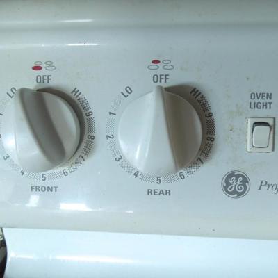 Lot 70 GE Profile Spectra Electric Range White