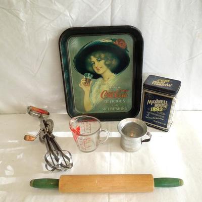 Lot 43 Group of 6 Vintage Collectibles