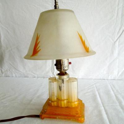 Lot 14 Small Vintage Glass Art Deco Style Boudoir Lamp