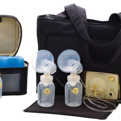 Medela double breastpump with On the Go Tote Pump In Style Advanced