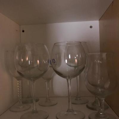 8 Different Vine Glases 