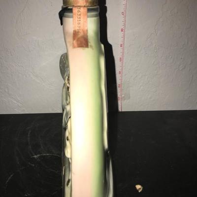 Jim Bean Bottle - Harolds Club    Wagon & Cow