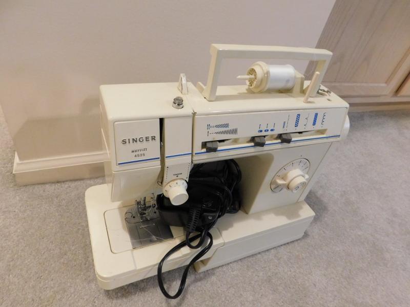 Singer Merritt 4525 Sewing Machine
