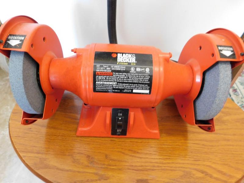 Black and Decker 6 Bench Grinder with Spot Light