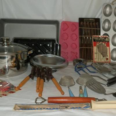 Mixed Lot of Baking and Kitchen Items - Lot 74