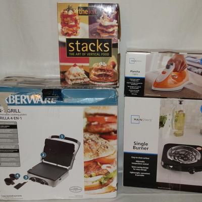 Assorted Small Kitchen Appliances - Lot 14