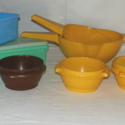 Mixed Lot of Tupperware - Lot 81