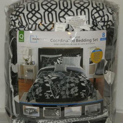 New 8 Piece Coordinated Bedding Set - Lot 124