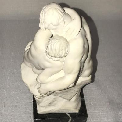 G. Ruggeri Kissing Couple sculpture