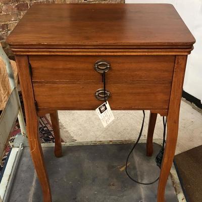 Singer Electric Sewing Machine w/Cabinet
