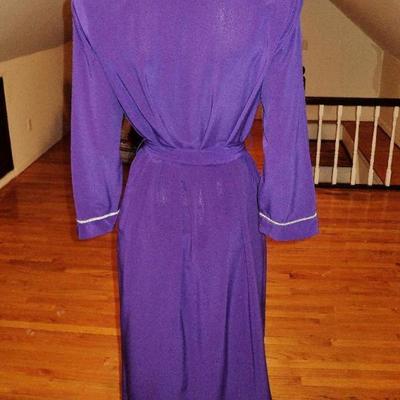 Vtg Iconic Natori Purple kimono/robe crest embroidery sash belt