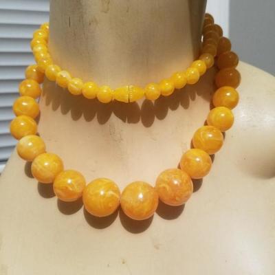 Vtg 1940'silk Celluloid/Bakelite necklace 