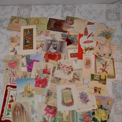 Lot of vintage cards 