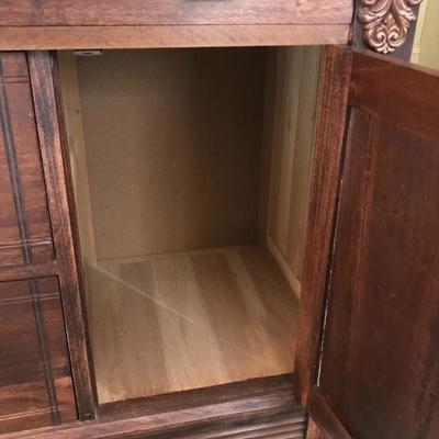 Lot 8 - Small Dresser/Nightstand 