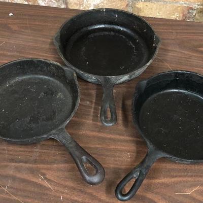 Lot/3 medium Size Cast Iron Fry Pans 
