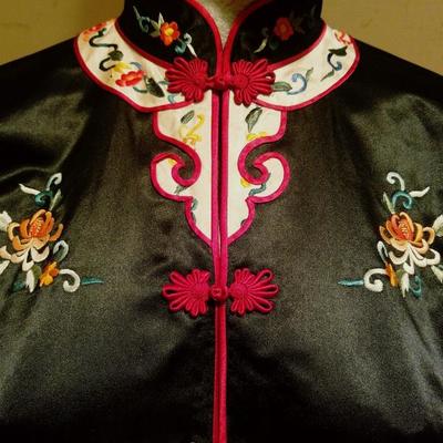 Vintage 1930's early 40's incredible hand embroidered silk Chinese Kimono coat