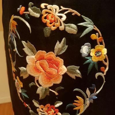 Vintage 1930's early 40's incredible hand embroidered silk Chinese Kimono coat