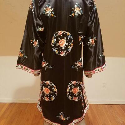 Vintage 1930's early 40's incredible hand embroidered silk Chinese Kimono coat