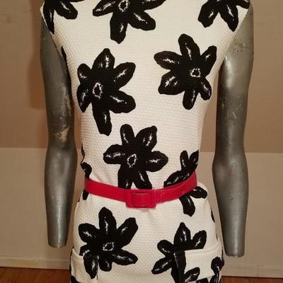 Vtg MOD wiggle piquet print dress red patent leather belt