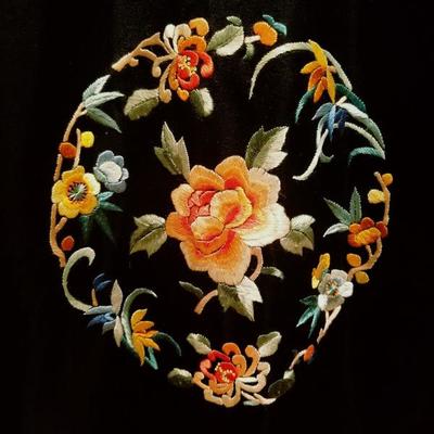 Vintage 1930's early 40's incredible hand embroidered silk Chinese Kimono coat