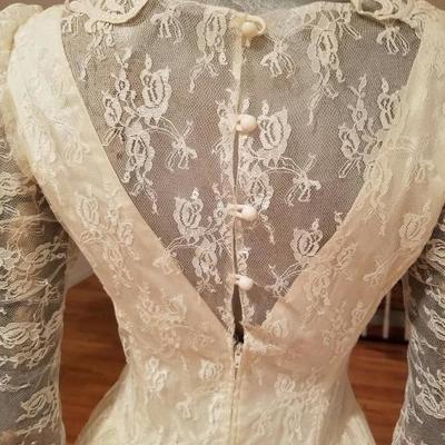 Vtg French Lace full sweep lace guipure sweetheart satin illusion
