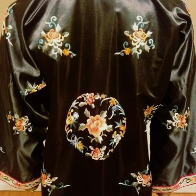 Vintage 1930's early 40's incredible hand embroidered silk Chinese Kimono coat