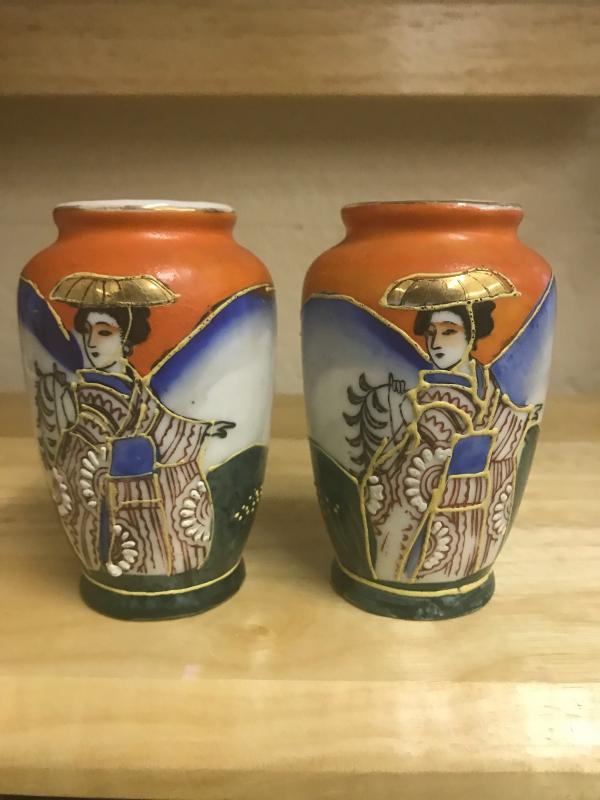 Pair Of Small Made In Occupied Japan Vases Item 352