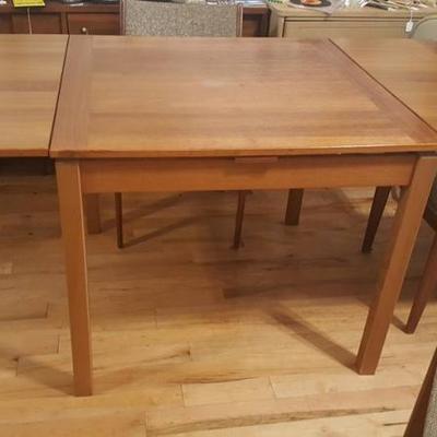 Ansager Mobler Table w/ 4 Chairs