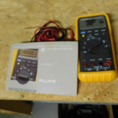 Fluke 87 Hand Held Oscilloscope with Leads and Manual
