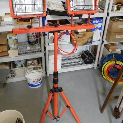 Working Double Head Shop Lights with Stand