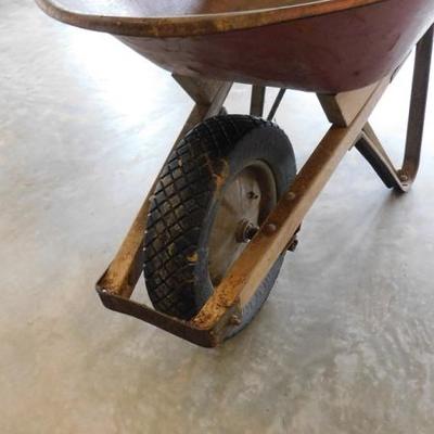 Solid Core Tire Wheel Barrel with Metal Bed
