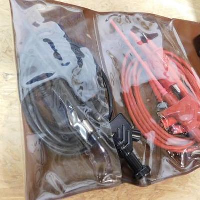 Beckman HD 100 Industrial Multimeter with Probes, Leads, and Carry Pouch
