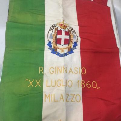 Flag (Italian? Religious?)