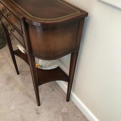Hekman Mahogany Leather Top Occasional Table w/ Drawers 